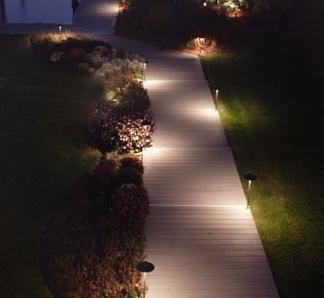 Світильник на сонячній батареї - прикраса вашого саду