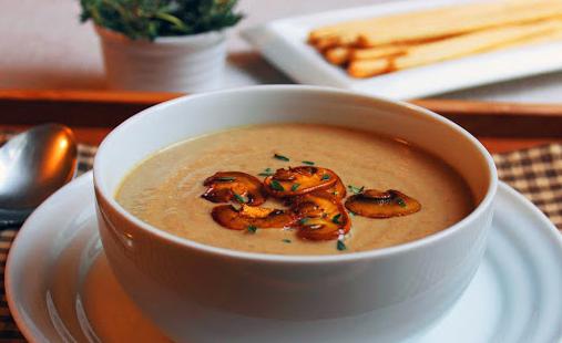 Готуємо грибний суп з куркою: цікаві рецепти і калорійність